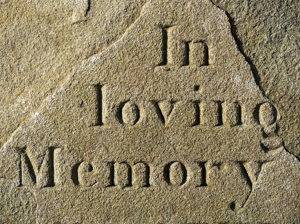 Grafsteen met tekst In Loving Memory