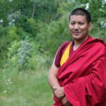 Demo Rinpoche buiten in de natuur