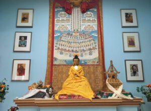 Zegening stupa van Gelek Rimpoche en zegening Boeddhabeelden